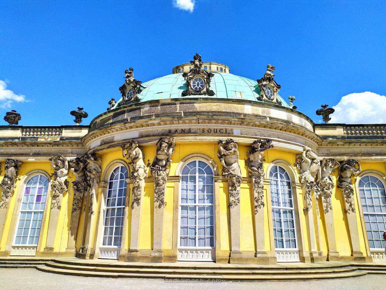 20200606T113652--Schloss-Sanssouci-_-Sanssouci-Palace__monument_sky_colorful